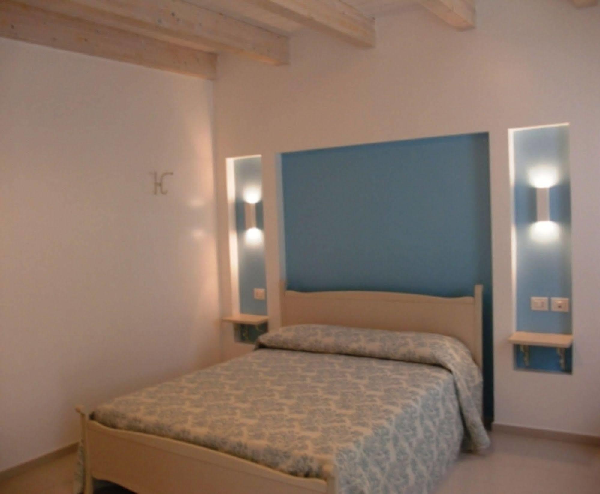 Baia Sangiorgio Hotel & Beach Club Барі Номер фото